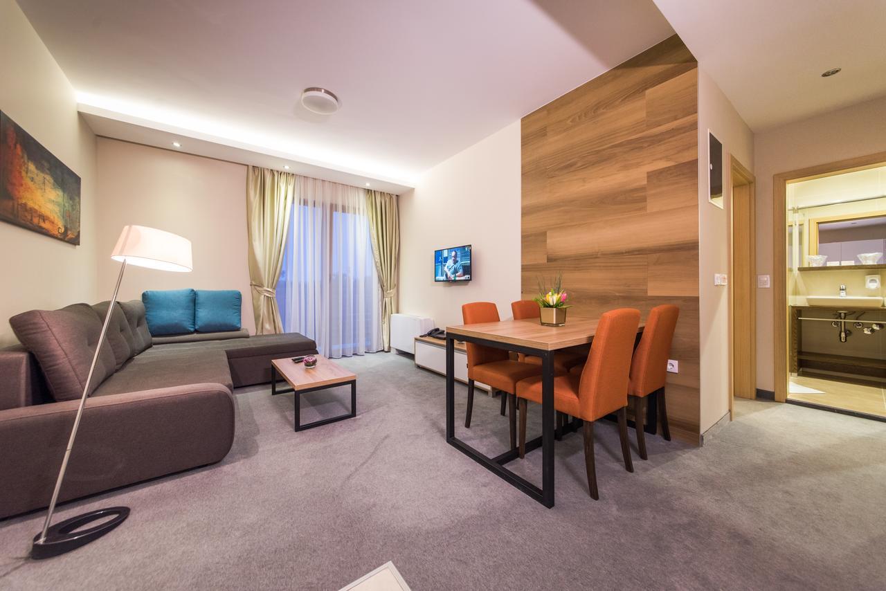 زلاتيبور Hotel Mons المظهر الخارجي الصورة